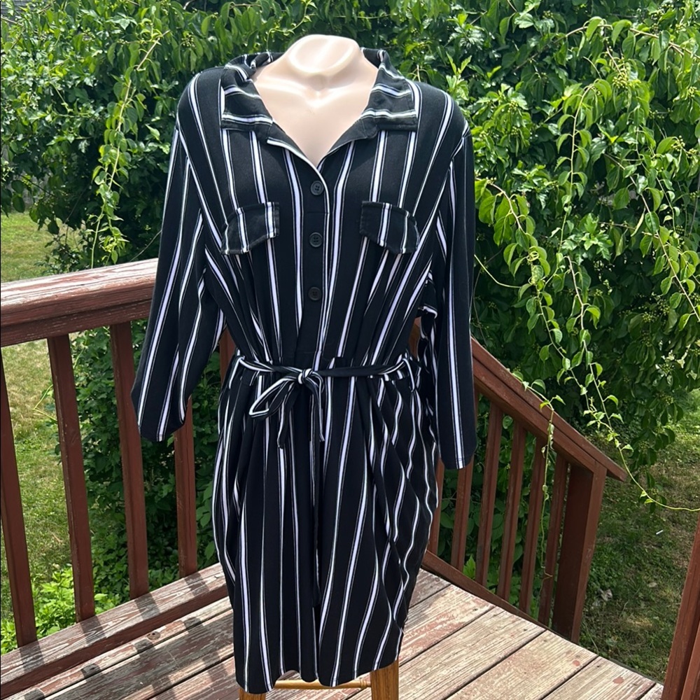 Full Circle Trends Black and White Striped Long Sleeve Midi Dress 2X